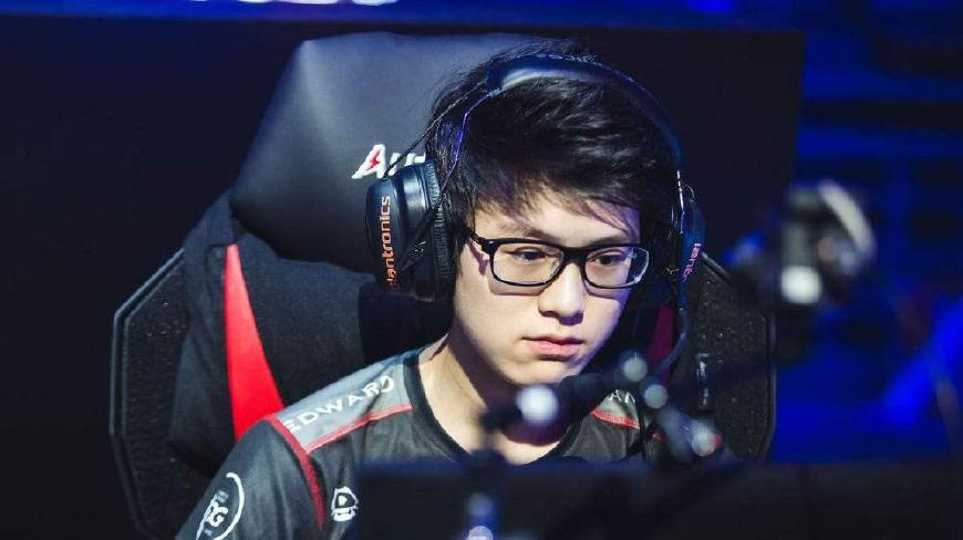 烈的篮板冲 烈的篮板冲