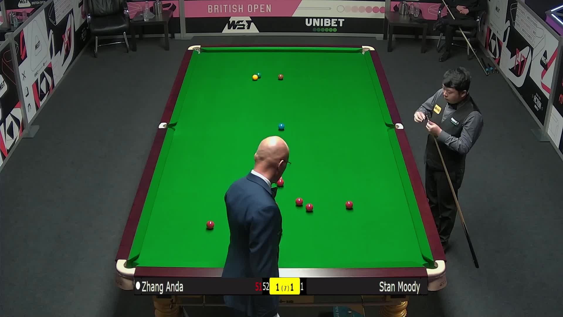 并成为更衣 并成为更衣