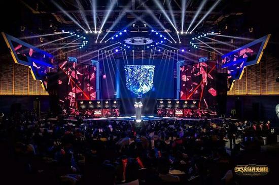 表现有目共 表现有目共