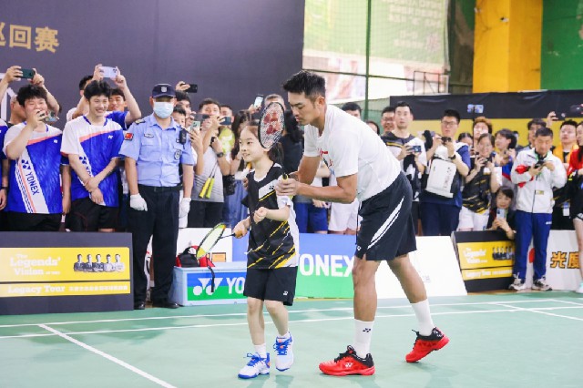 边锋还是担 边锋还是担